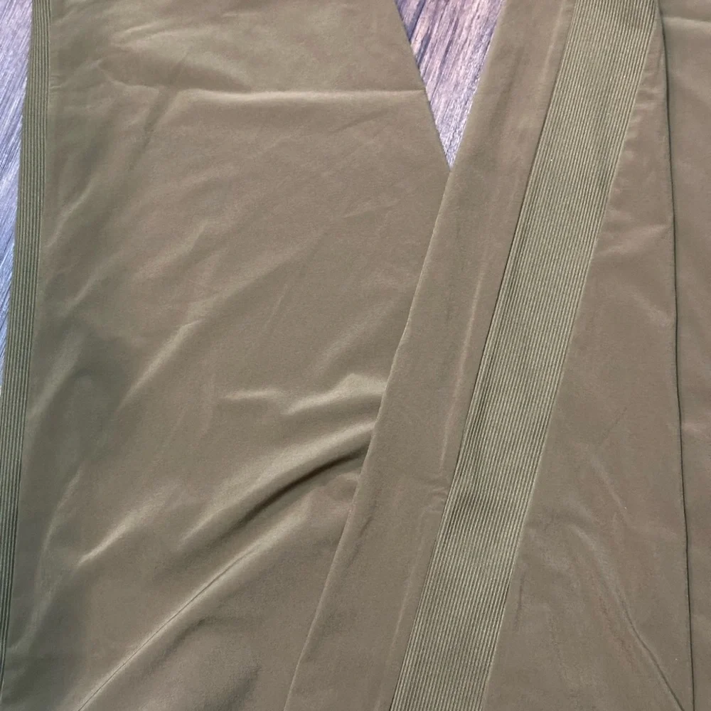 Athleta Olive Green Pants - Picture 5 of 5